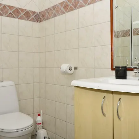 Super Cental 4-bedroom Apartment, Perfect For Share. *