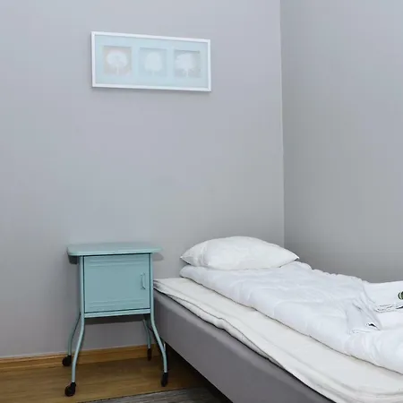 Super Cental 4-bedroom Apartment, Perfect For Share. *