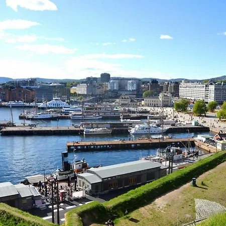 Super Cental 4-bedroom Apartment, Perfect For Share. * Oslo