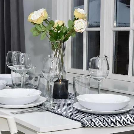 Apartament Super Cental 4-bedroom Apartment, Perfect For Share.